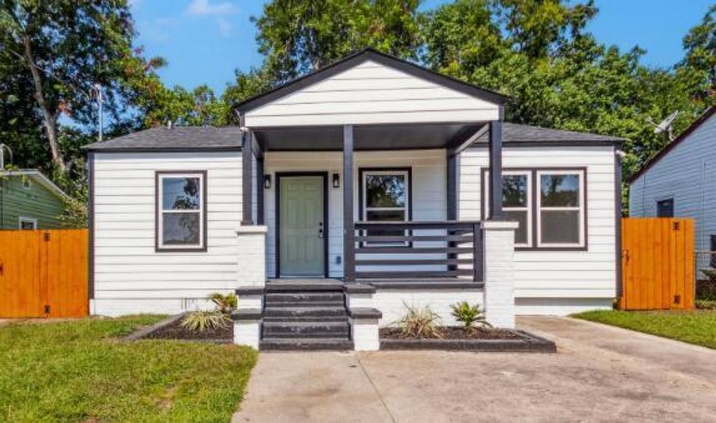 Photo of 2136 Commander Rd, North Charleston, SC 29405 (MLS # 25030848)