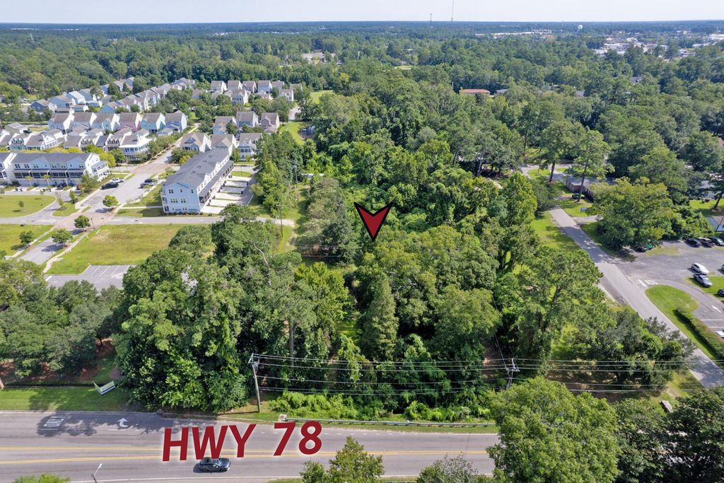 Photo of 325 W 5th N Street, Summerville, SC 29483 (MLS # 25024400)