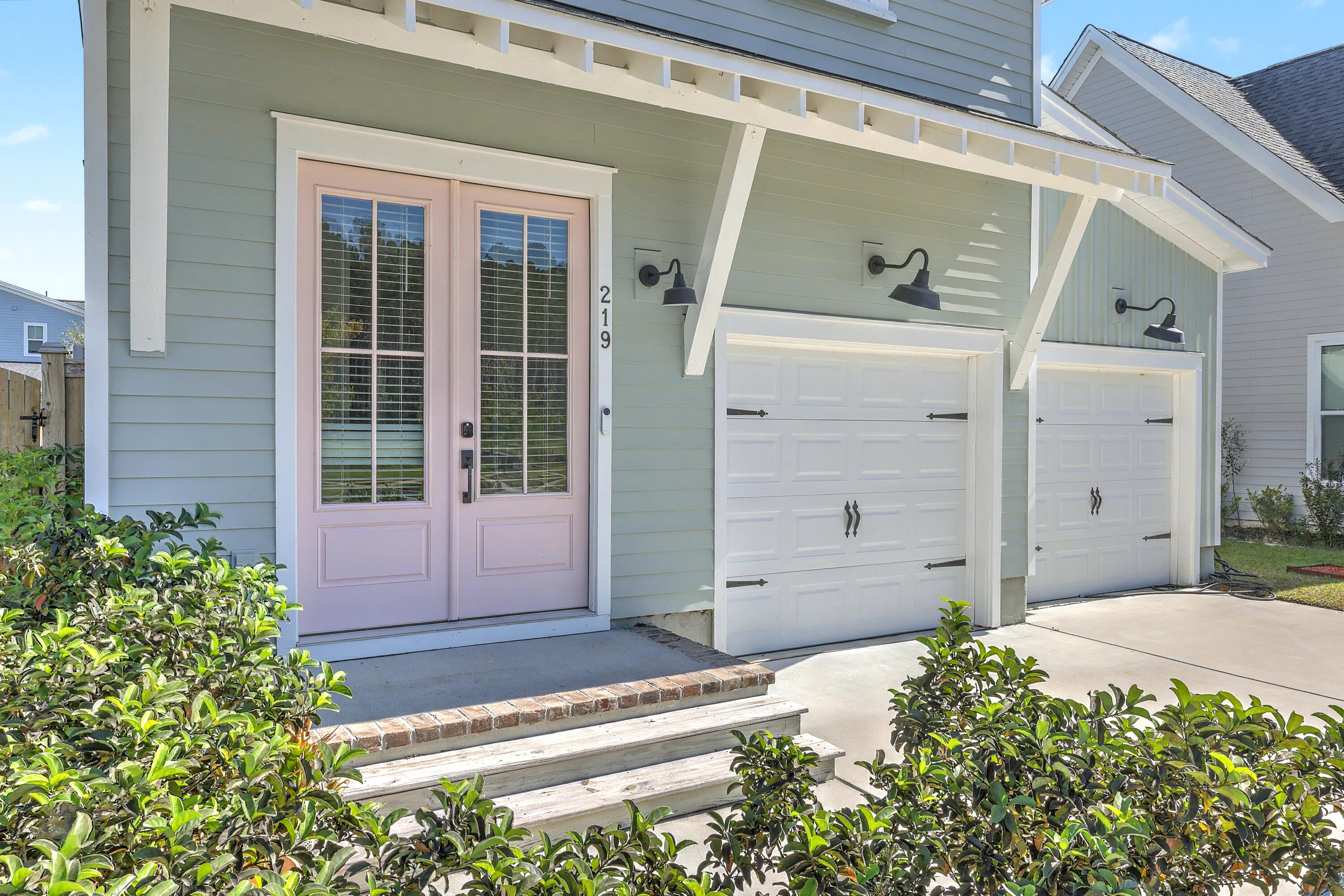 219 Clearblue Loop