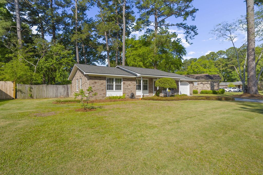 Photo of 118 Carol Drive, Goose Creek, SC 29445 (MLS # 26010238)