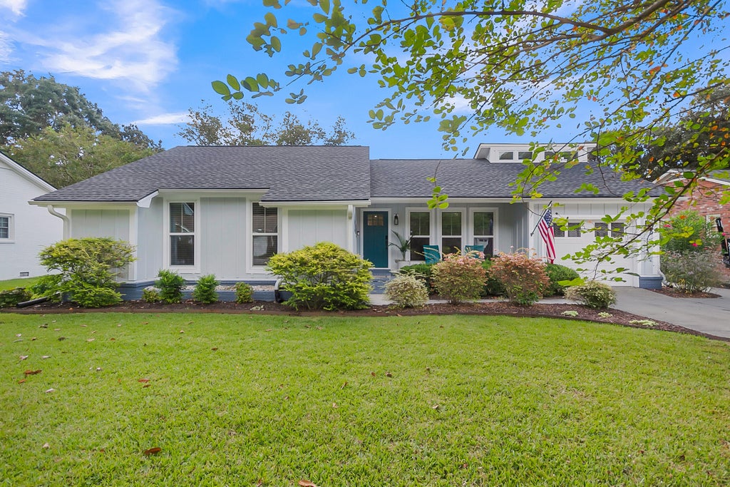 Photo of 1110 Calm Water Court, Mount Pleasant, SC 29464 (MLS # 26027731)