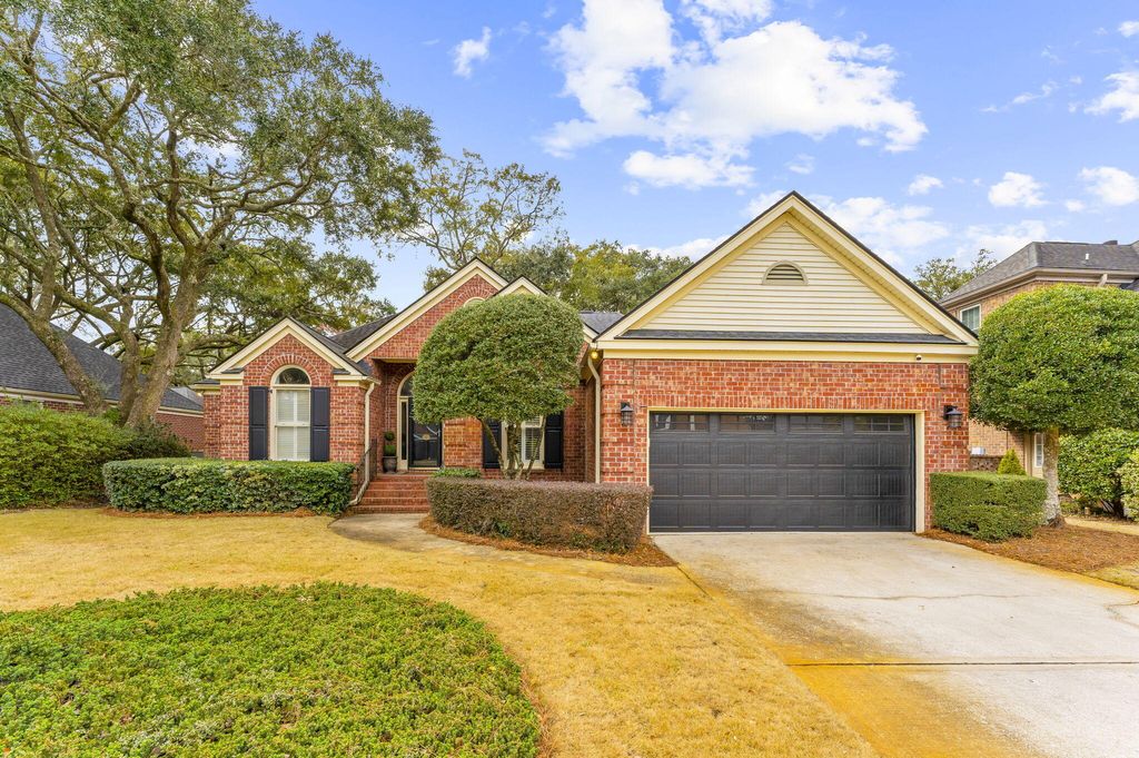 Photo of 1380 Southlake Drive, Mount Pleasant, SC 29464 (MLS # 26005670)