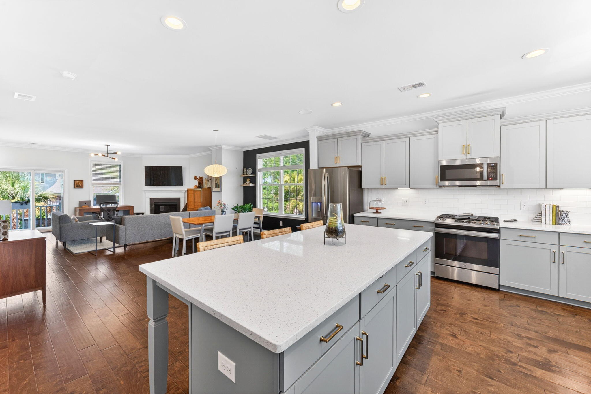 1555 Moss Spring Road