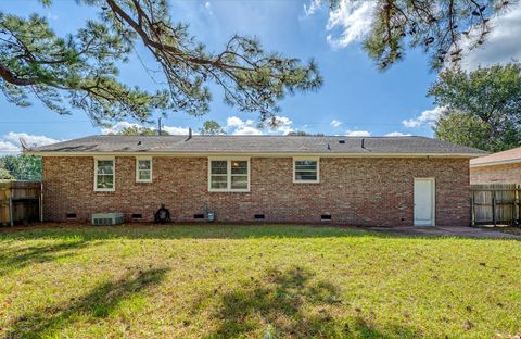 A home in North Charleston