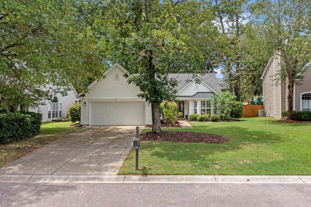 Photo of 226 Historic Drive, Mount Pleasant, SC 29464 (MLS # 26020160)
