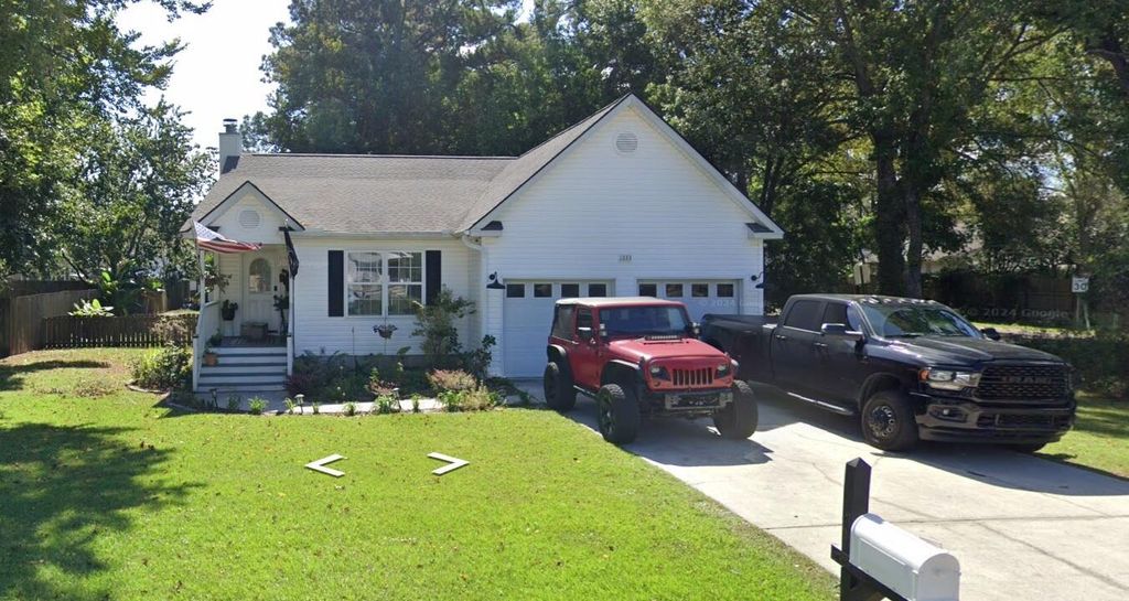 Photo of 1333 Mapleton Avenue, Charleston, SC 29412 (MLS # 26007399)