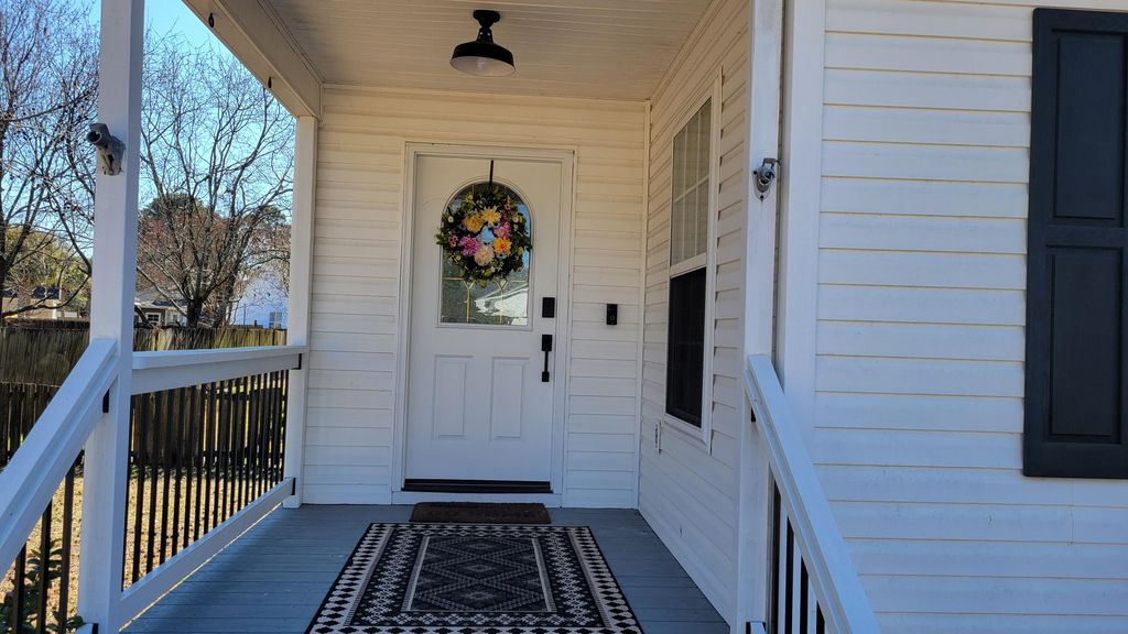 Photo of 1333 Mapleton Avenue, Charleston, SC 29412 (MLS # 26007399)