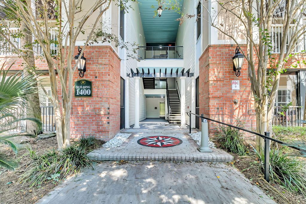 Photo of 1410 Basildon Road, Mount Pleasant, SC 29466 (MLS # 26007541)