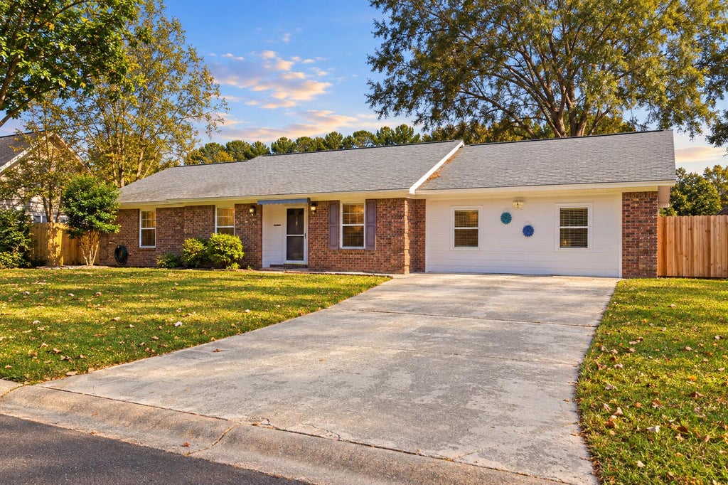 Photo of 302 Gray Fox Lane, Goose Creek, SC 29445 (MLS # 26029484)