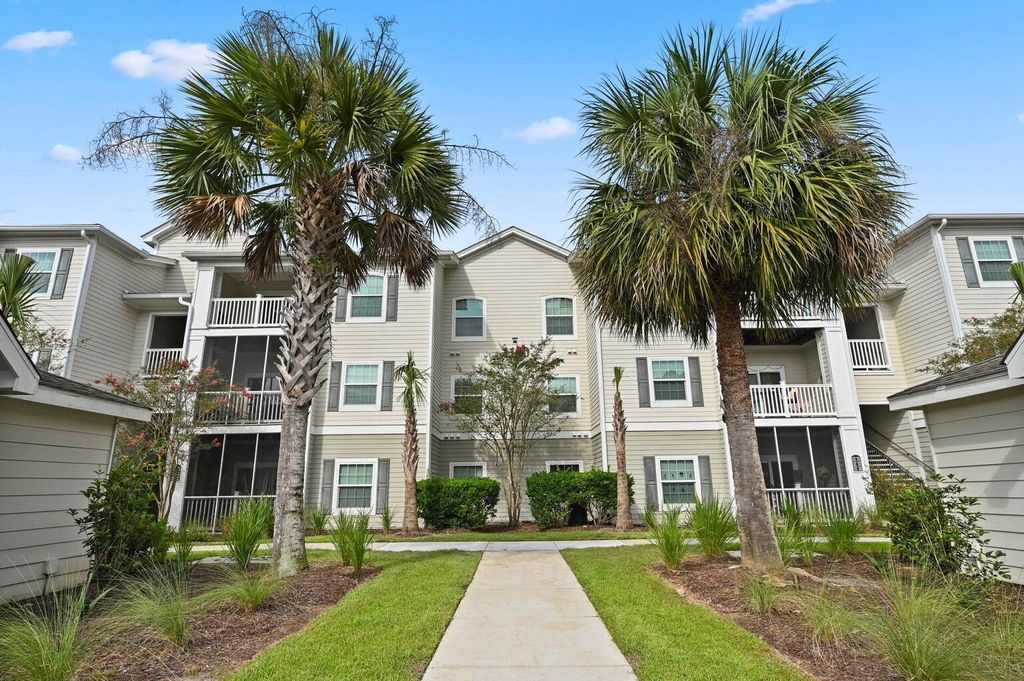 Photo of 1300 Park West Boulevard #Unit 1122, Mount Pleasant, SC 29466 (MLS # 26014057)