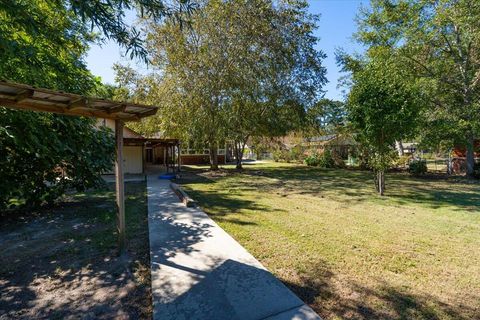 A home in Summerton