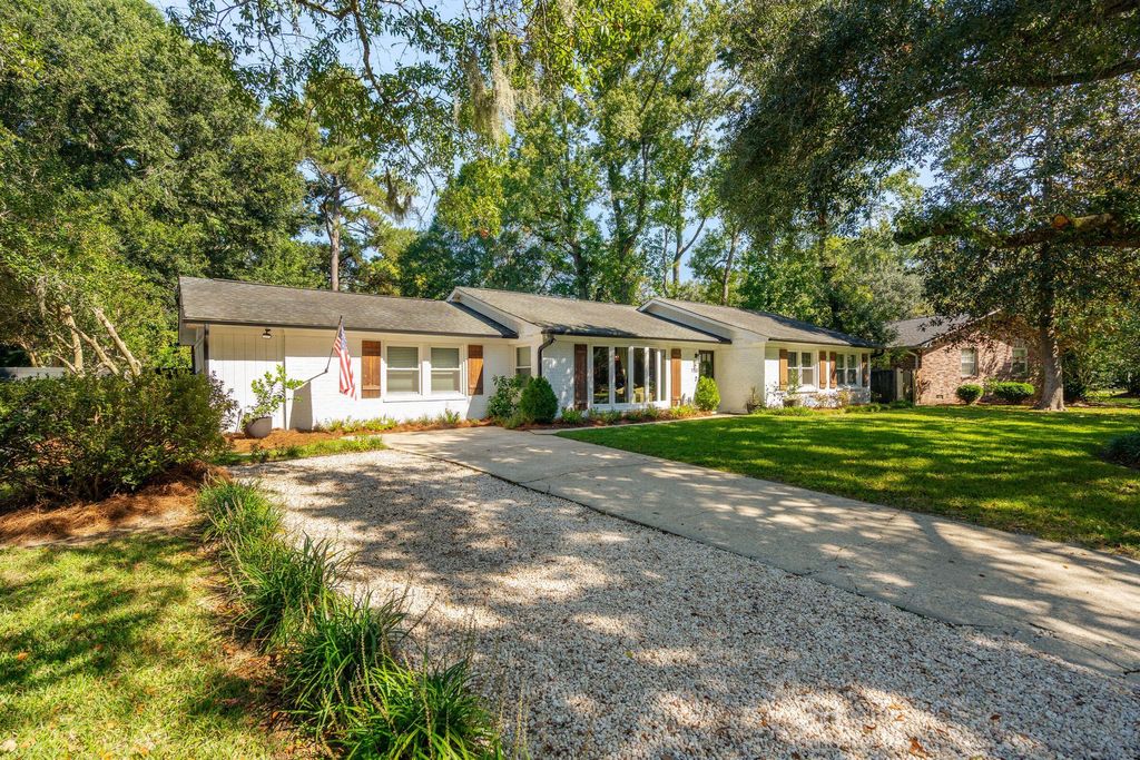 Photo of 1750 Carlin Avenue, Charleston, SC 29412 (MLS # 26000567)