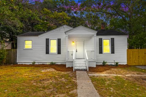 A home in North Charleston