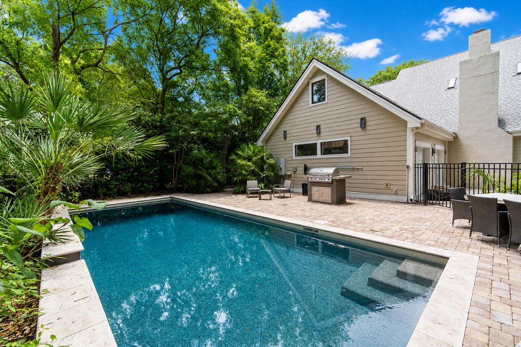 Photo of 121 Berkshire Drive, Charleston, SC 29492 (MLS # 26012732)