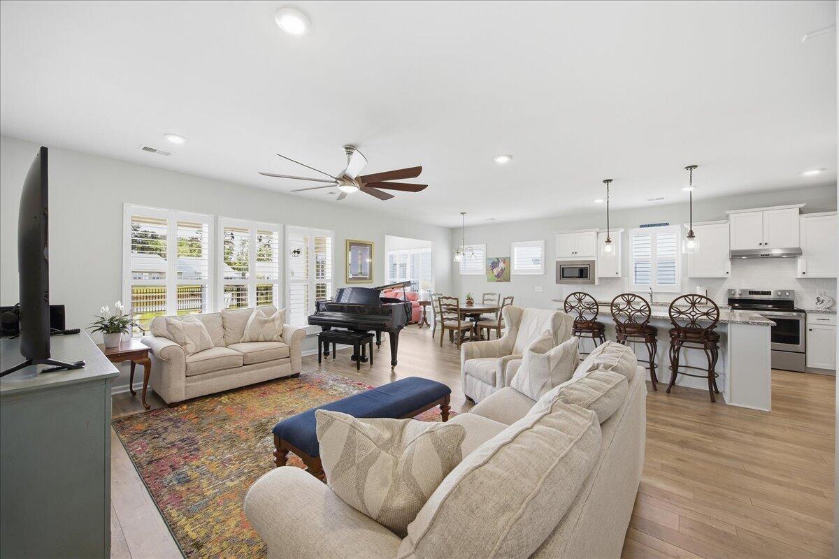 6231 Woodsedge Court
