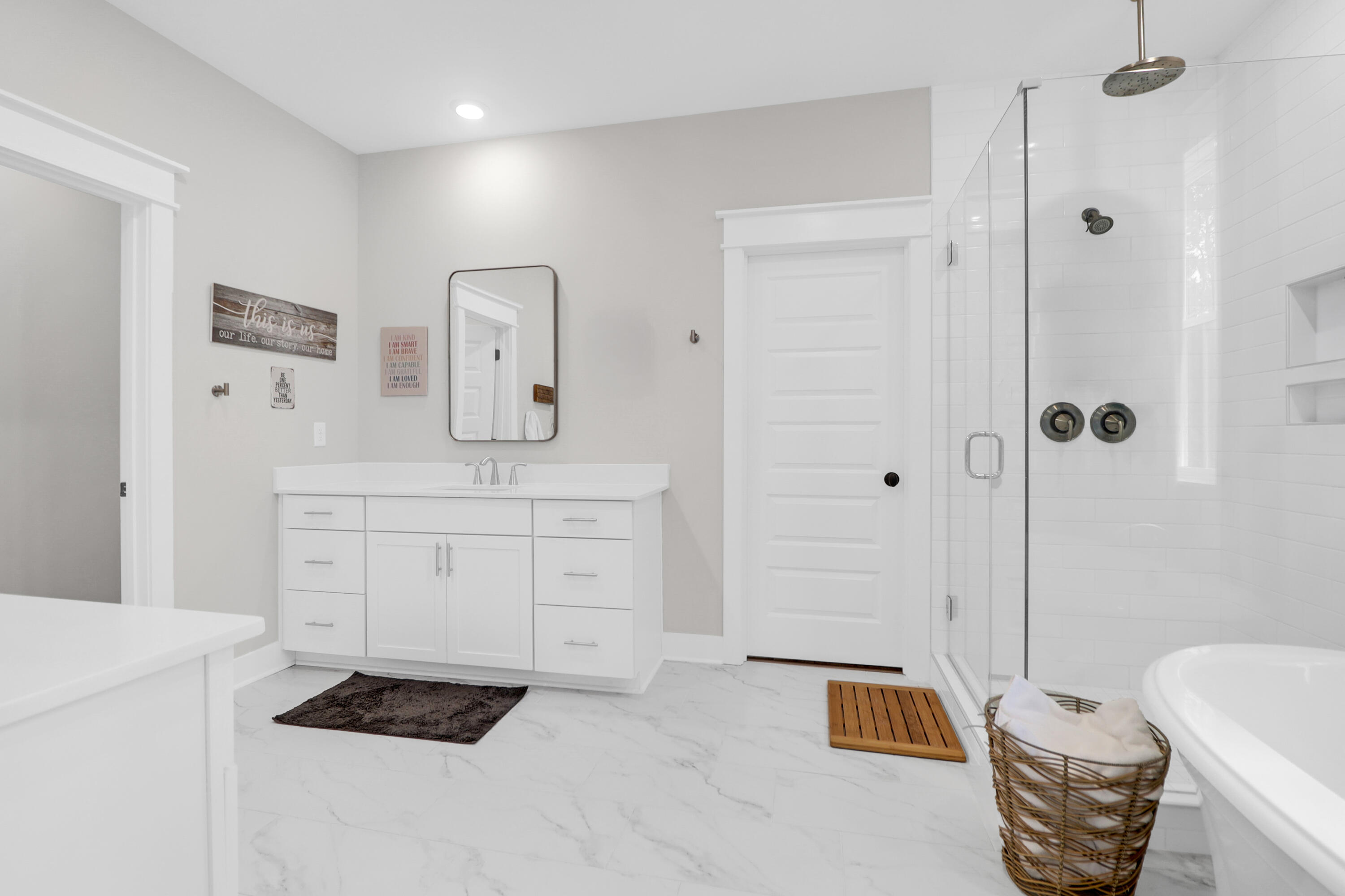 Mount Pleasant, South Carolina 29466, United States, 5 Bedrooms Bedrooms, ,5 BathroomsBathrooms,Residential,Contingent,126183