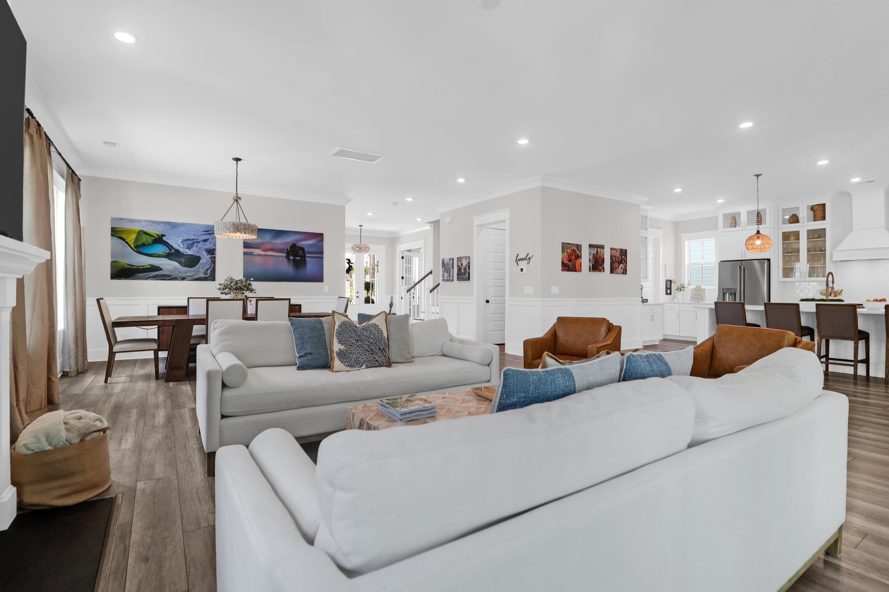 Mount Pleasant, South Carolina 29466, United States, 5 Bedrooms Bedrooms, ,5 BathroomsBathrooms,Residential,Contingent,126183