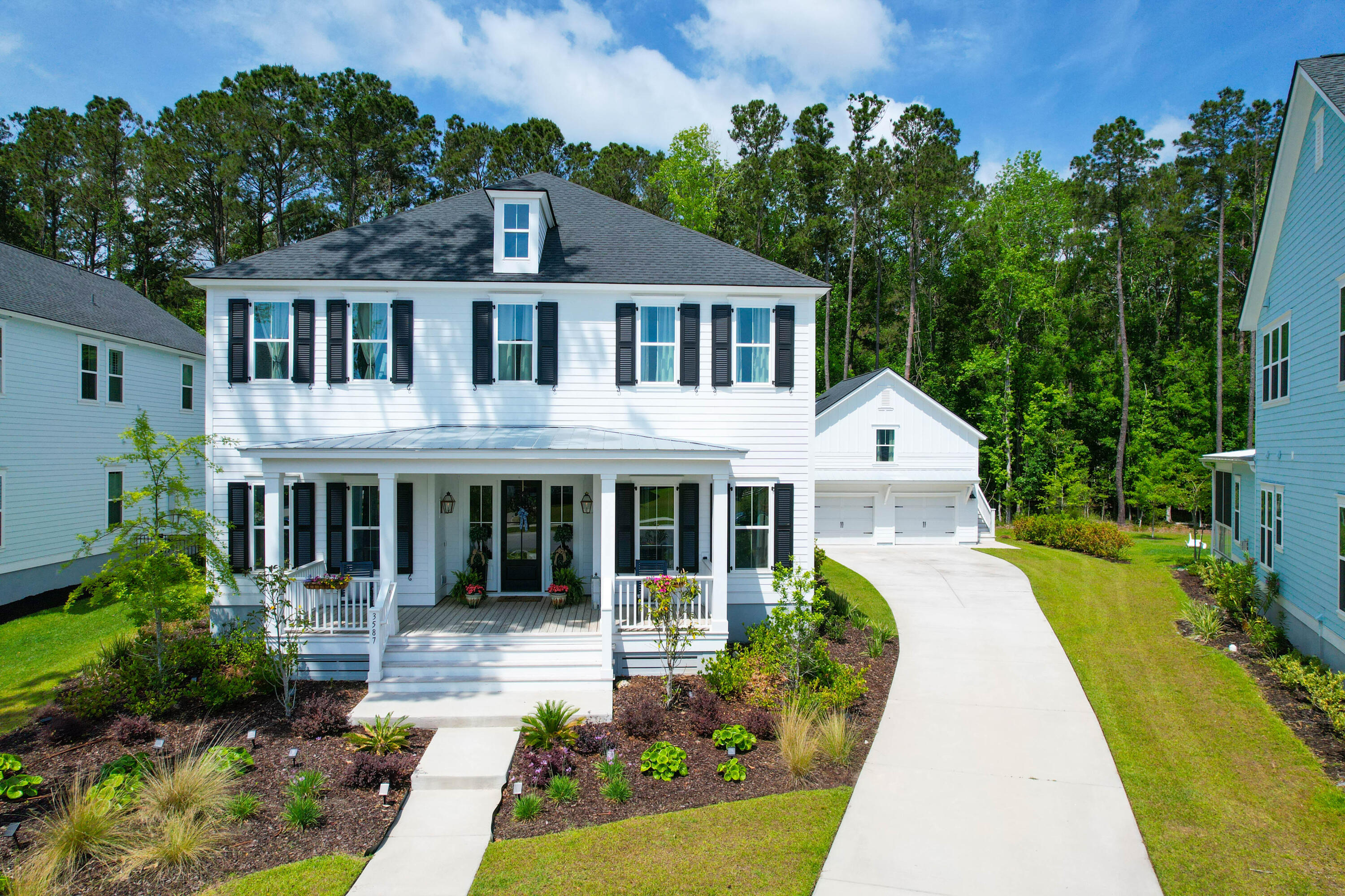 Mount Pleasant, South Carolina 29466, United States, 5 Bedrooms Bedrooms, ,5 BathroomsBathrooms,Residential,Contingent,126183