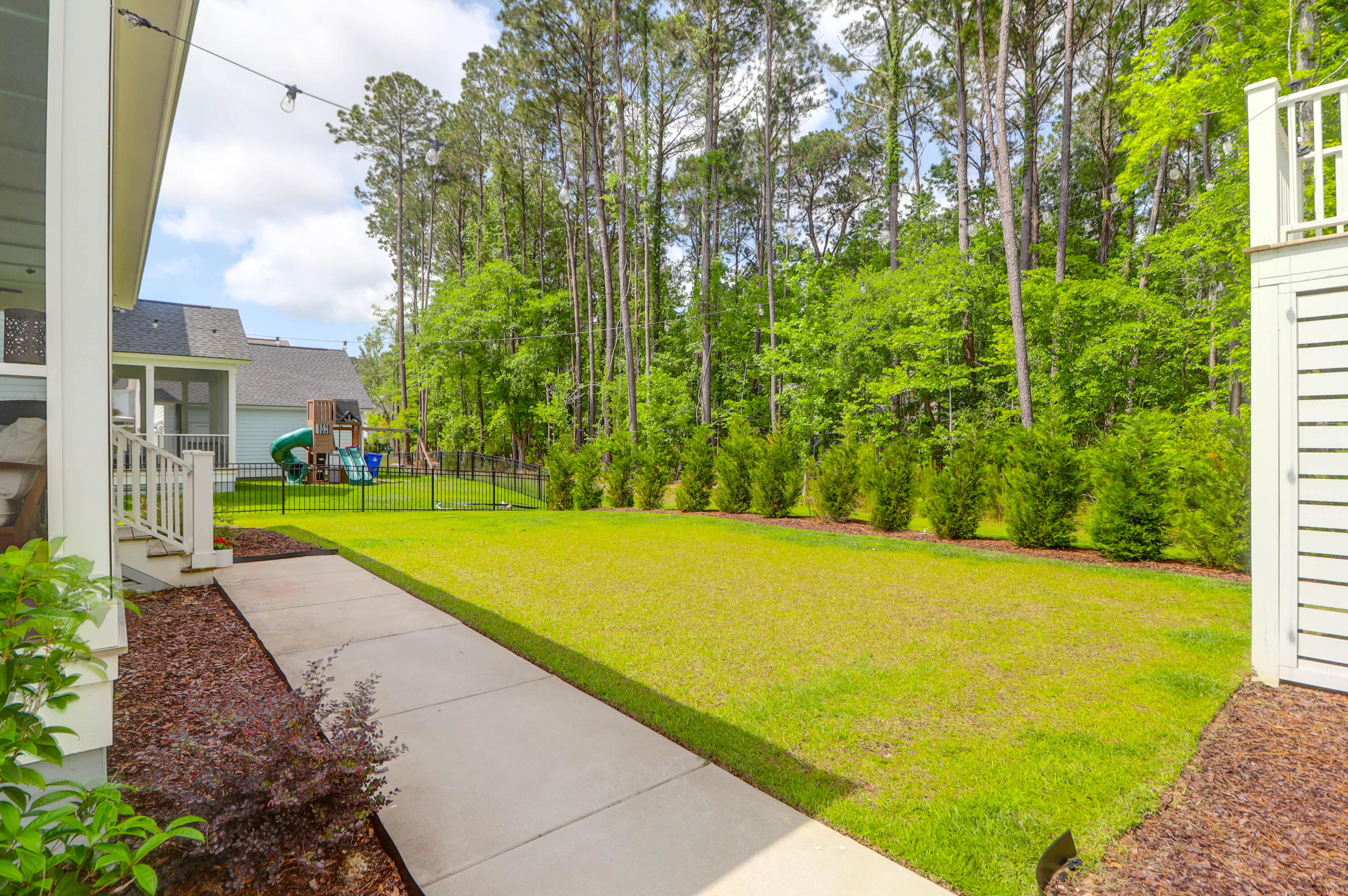 Mount Pleasant, South Carolina 29466, United States, 5 Bedrooms Bedrooms, ,5 BathroomsBathrooms,Residential,Contingent,126183