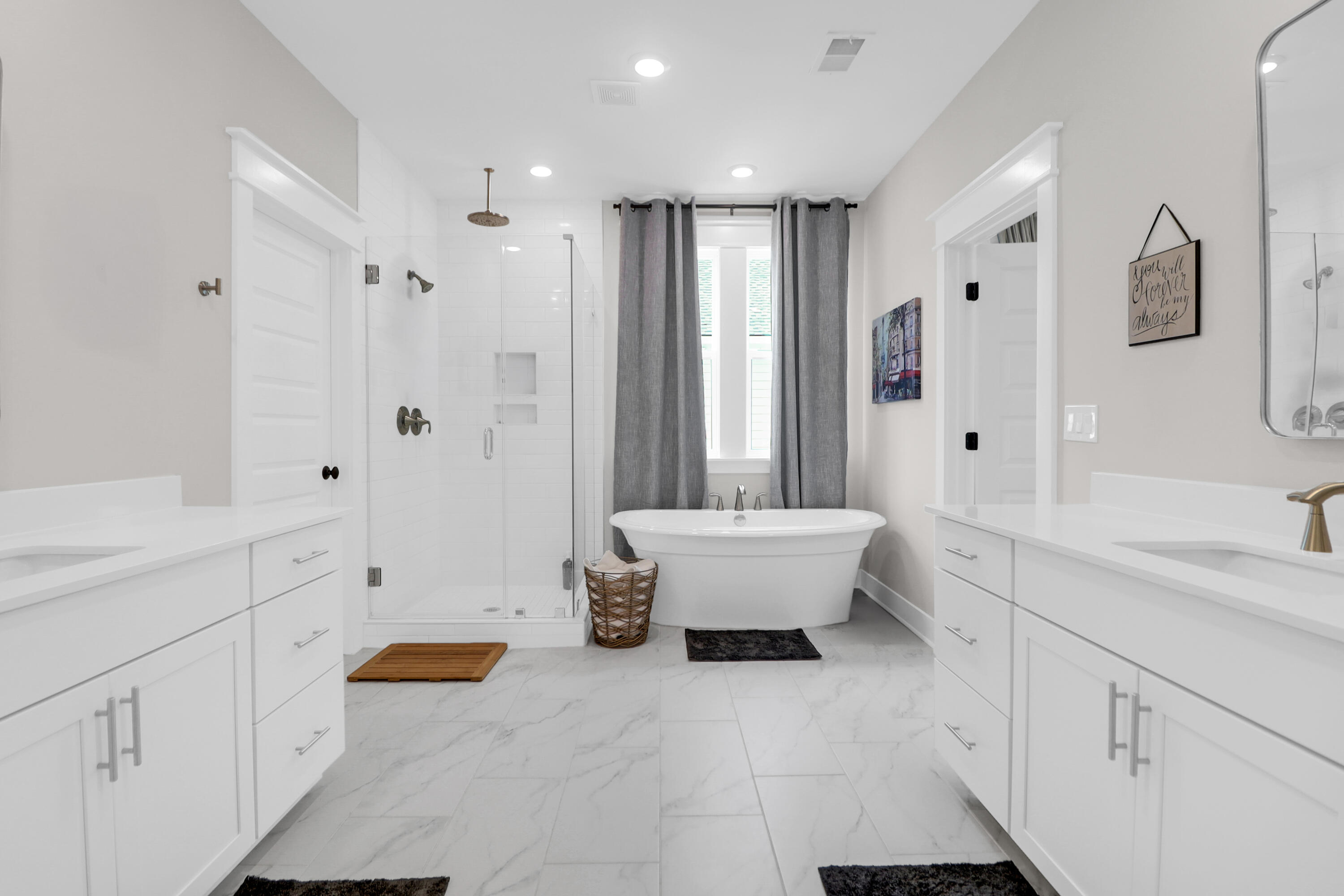 Mount Pleasant, South Carolina 29466, United States, 5 Bedrooms Bedrooms, ,5 BathroomsBathrooms,Residential,Contingent,126183