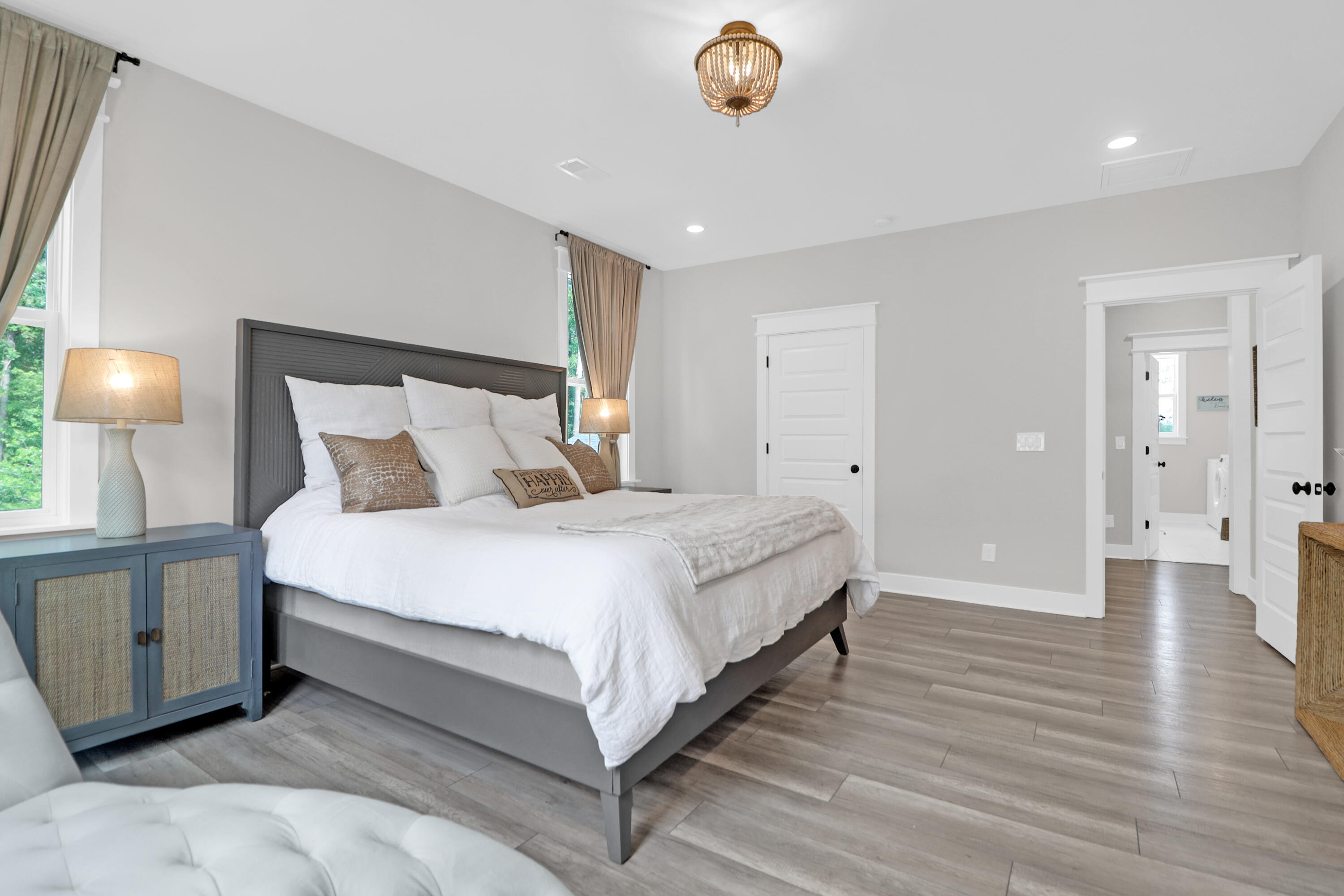 Mount Pleasant, South Carolina 29466, United States, 5 Bedrooms Bedrooms, ,5 BathroomsBathrooms,Residential,Contingent,126183