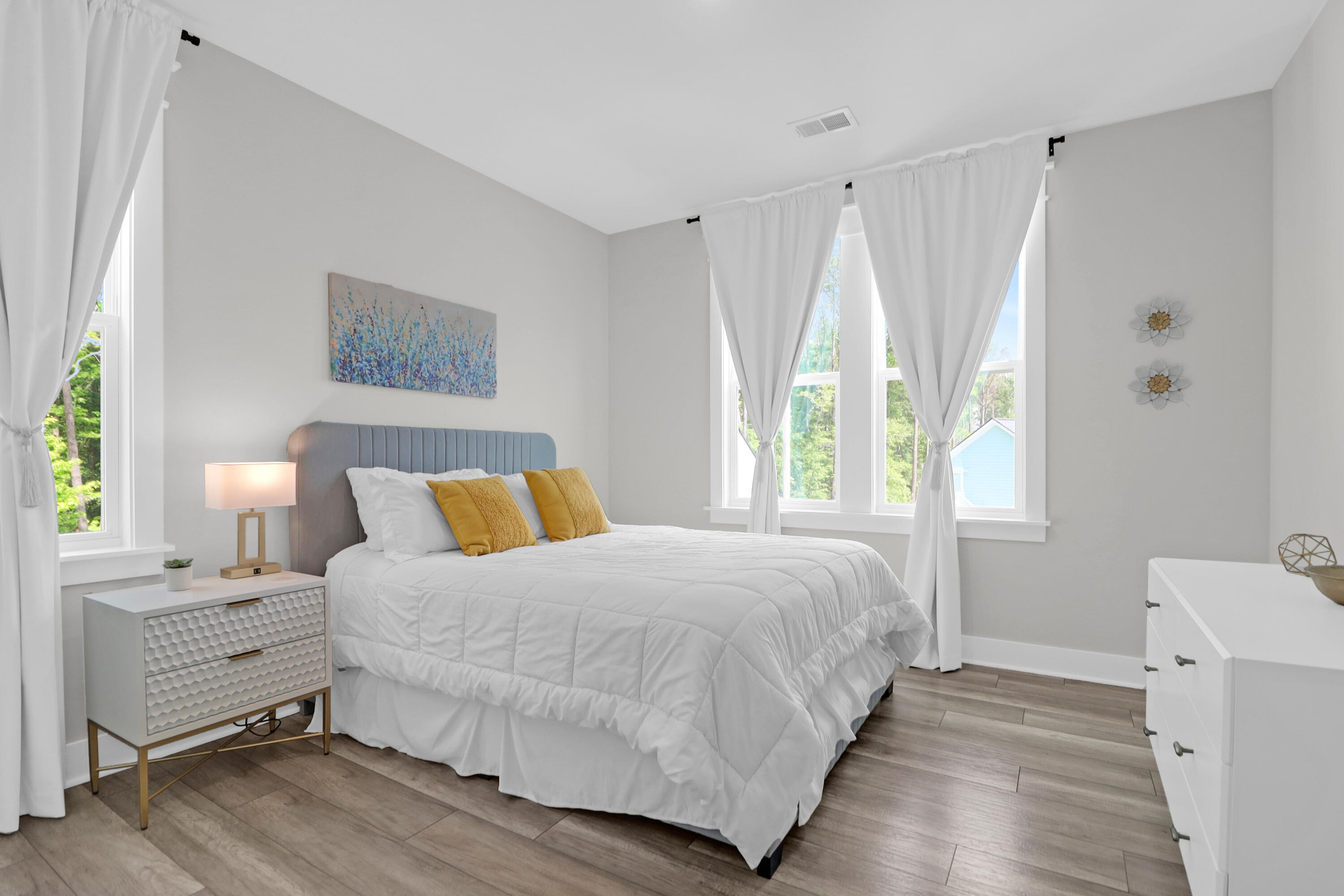 Mount Pleasant, South Carolina 29466, United States, 5 Bedrooms Bedrooms, ,5 BathroomsBathrooms,Residential,Contingent,126183