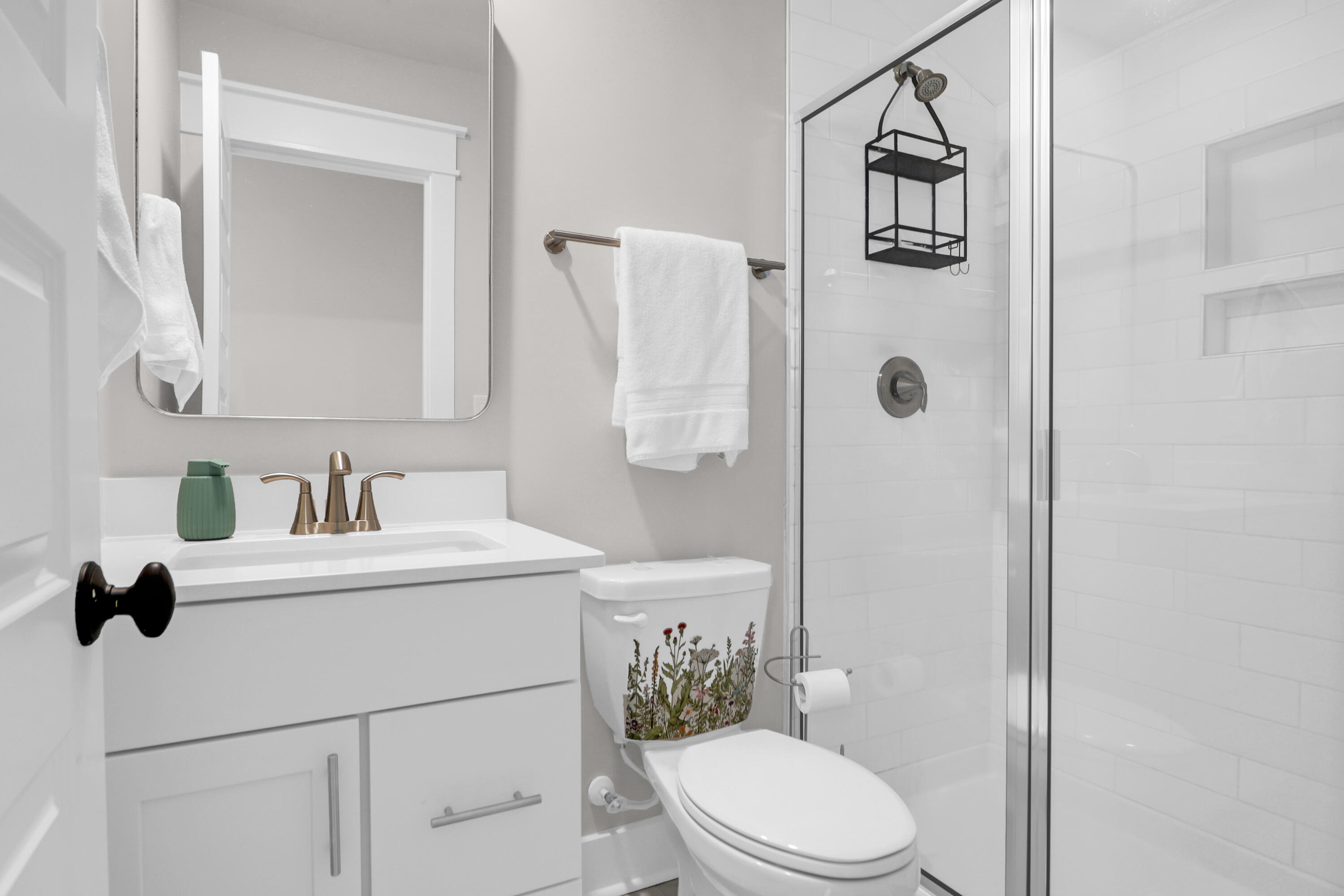 Mount Pleasant, South Carolina 29466, United States, 5 Bedrooms Bedrooms, ,5 BathroomsBathrooms,Residential,Contingent,126183