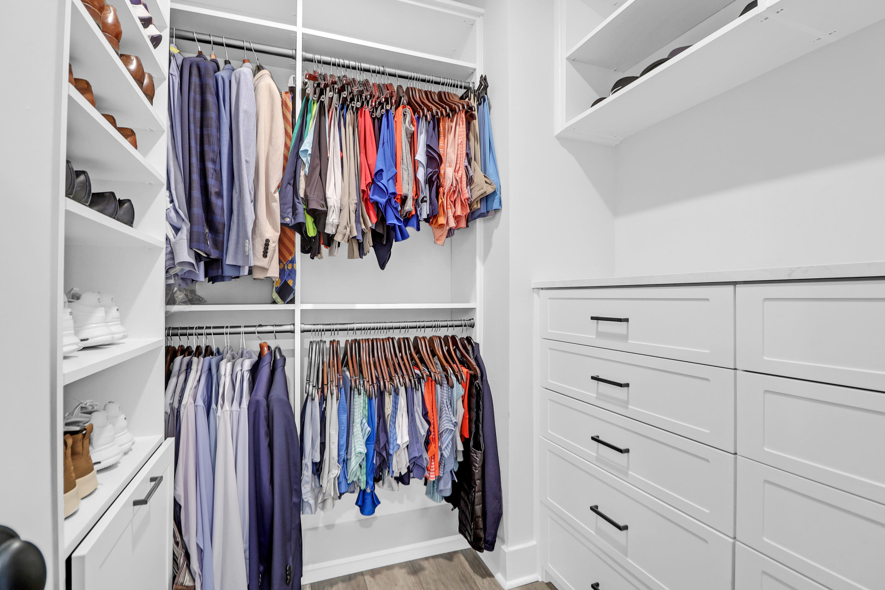 Mount Pleasant, South Carolina 29466, United States, 5 Bedrooms Bedrooms, ,5 BathroomsBathrooms,Residential,Contingent,126183