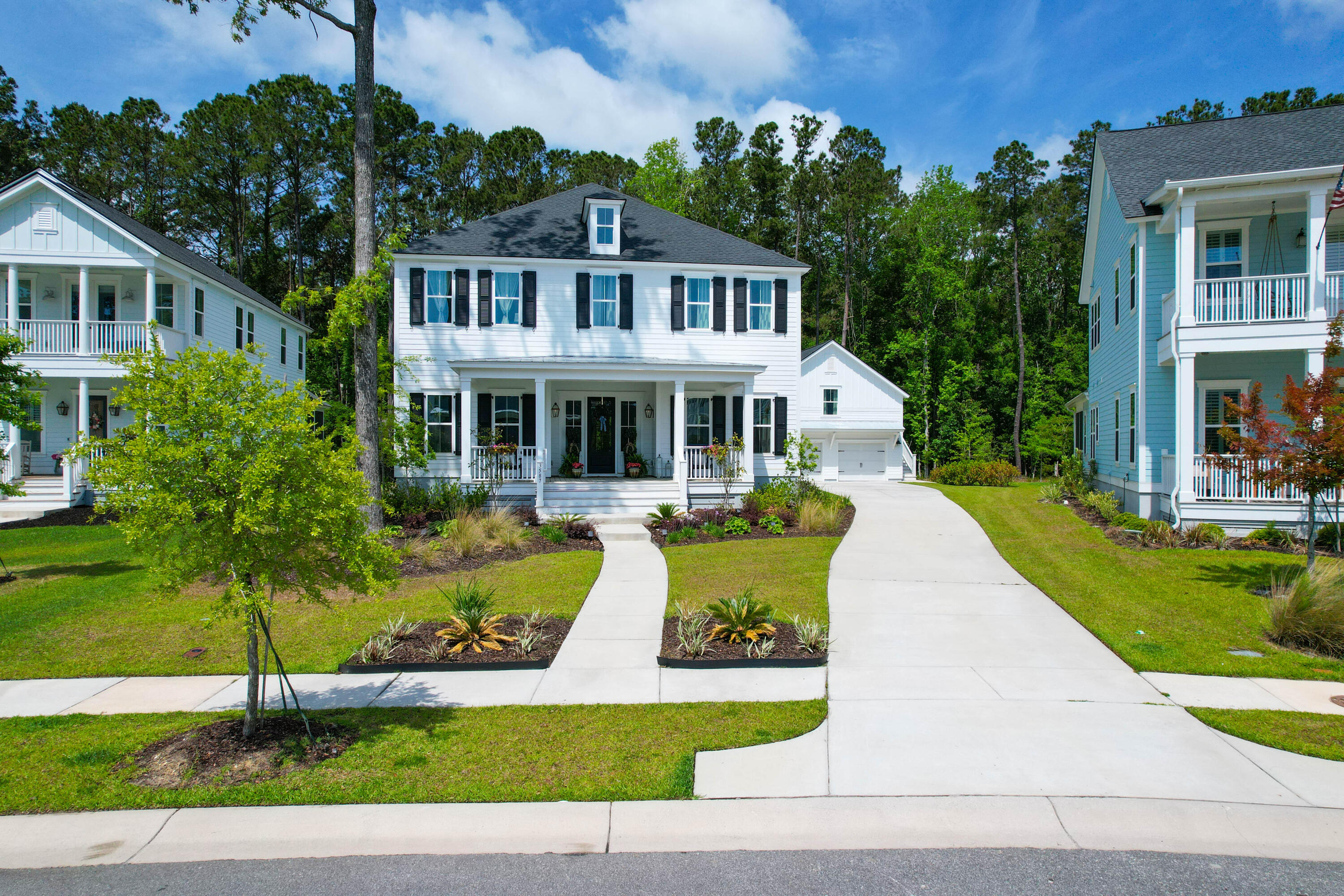 Mount Pleasant, South Carolina 29466, United States, 5 Bedrooms Bedrooms, ,5 BathroomsBathrooms,Residential,Contingent,126183