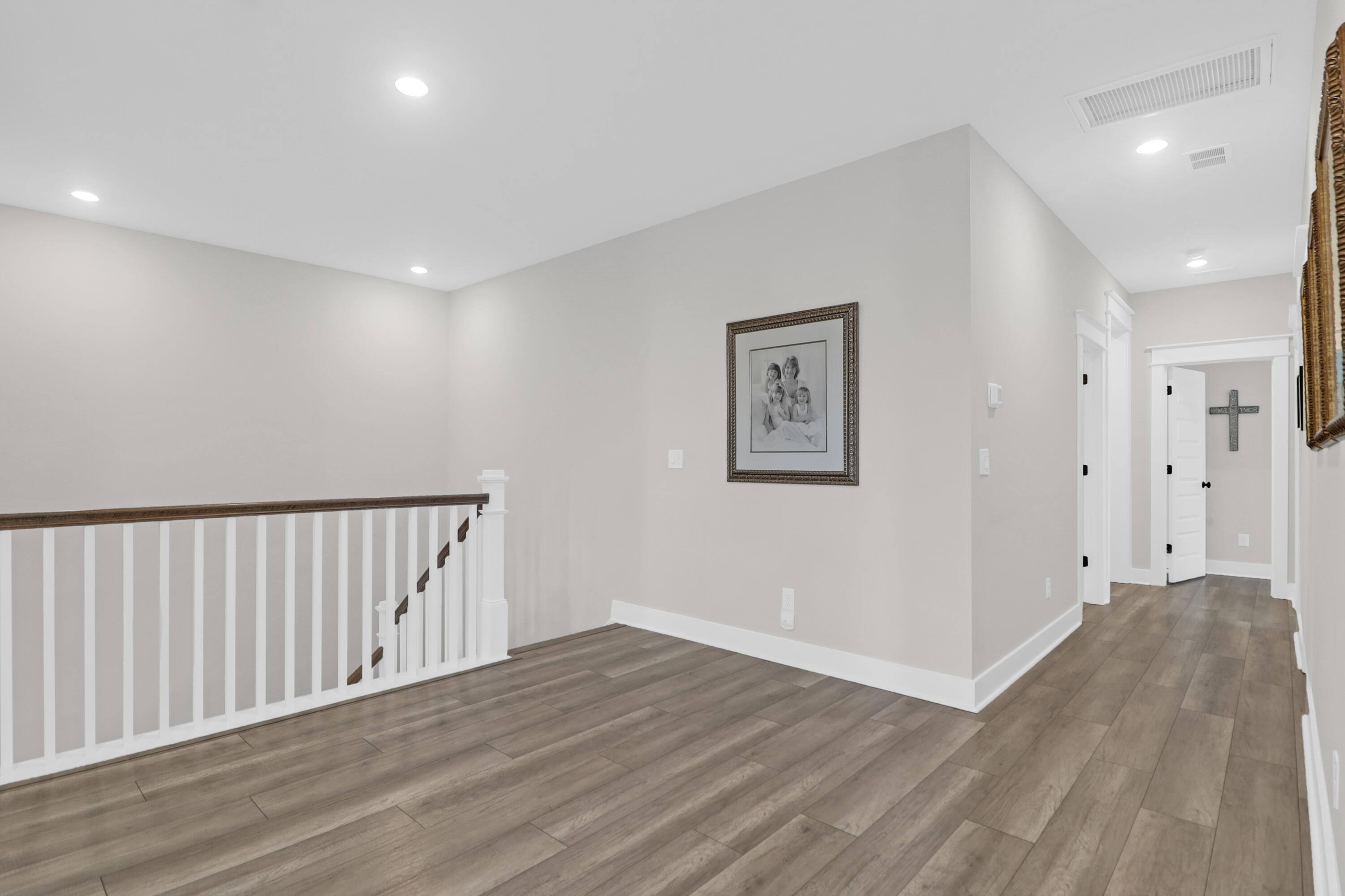 Mount Pleasant, South Carolina 29466, United States, 5 Bedrooms Bedrooms, ,5 BathroomsBathrooms,Residential,Contingent,126183