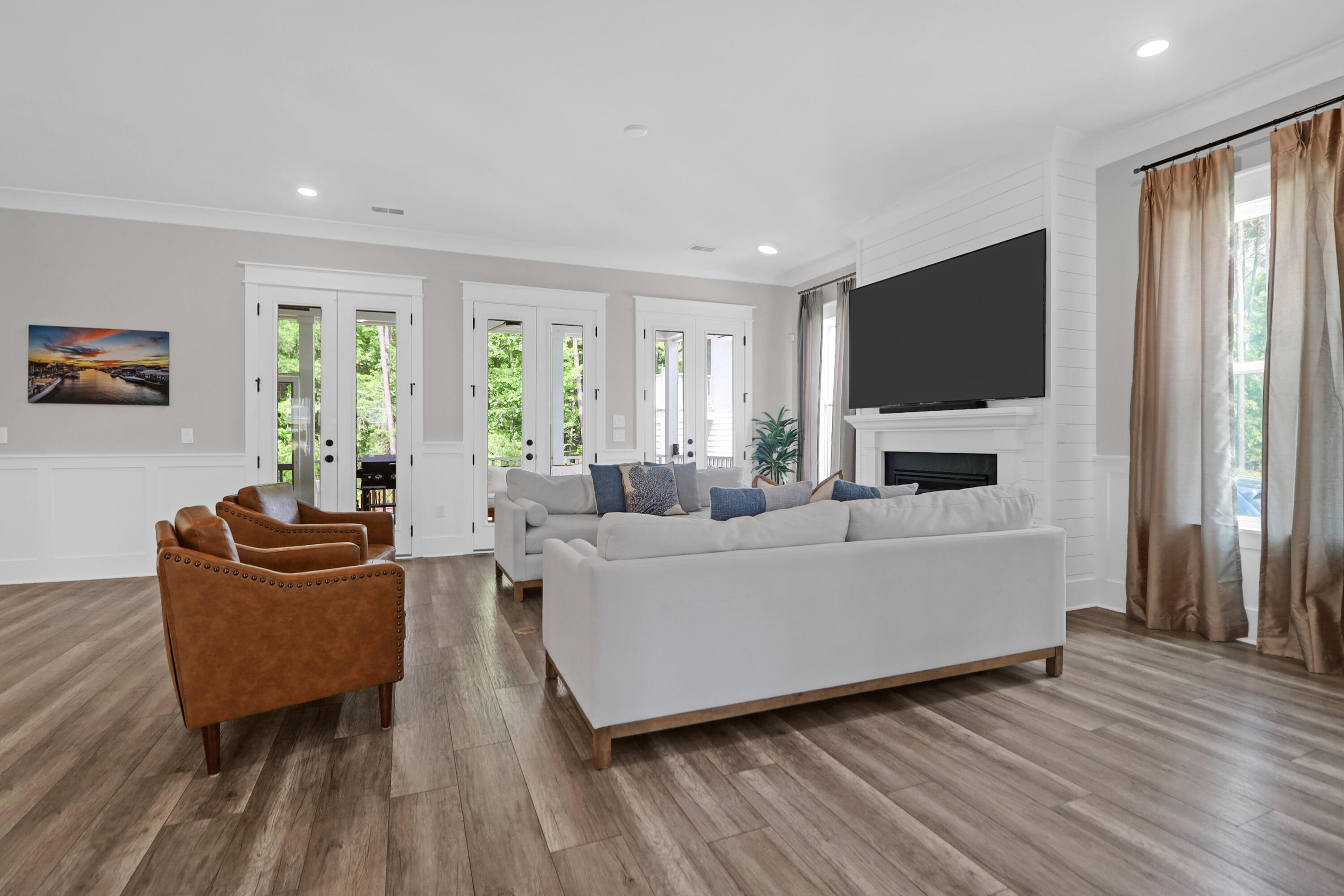 Mount Pleasant, South Carolina 29466, United States, 5 Bedrooms Bedrooms, ,5 BathroomsBathrooms,Residential,Contingent,126183