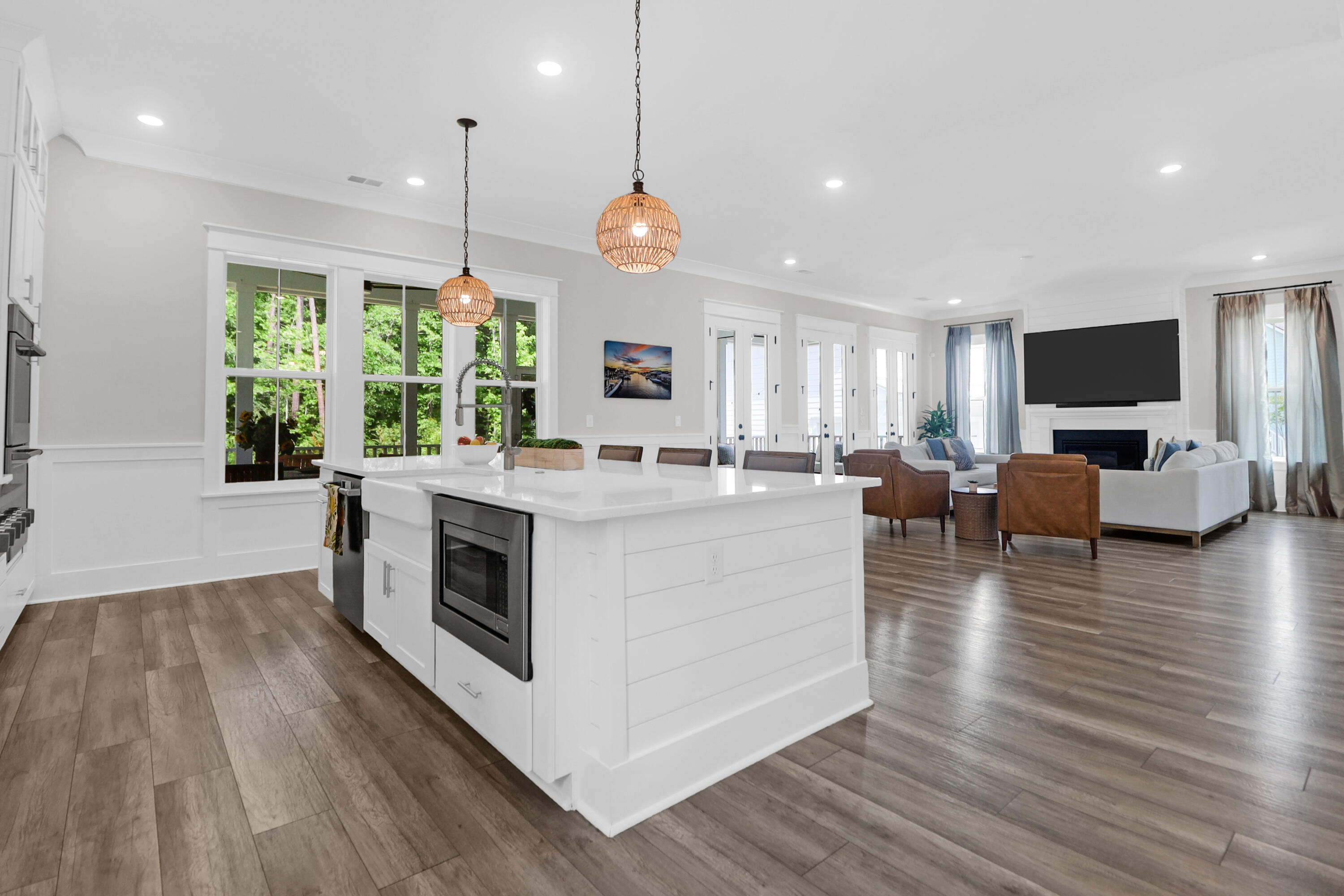 Mount Pleasant, South Carolina 29466, United States, 5 Bedrooms Bedrooms, ,5 BathroomsBathrooms,Residential,Contingent,126183