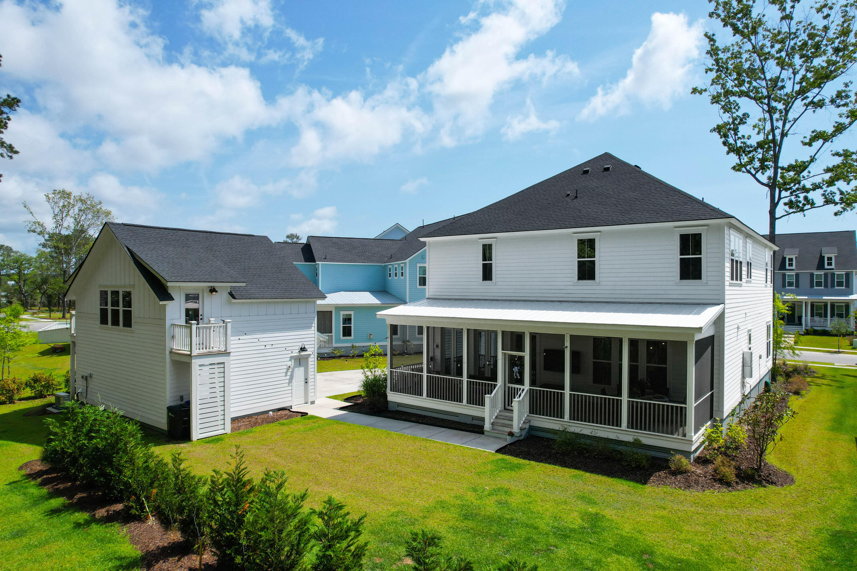 Mount Pleasant, South Carolina 29466, United States, 5 Bedrooms Bedrooms, ,5 BathroomsBathrooms,Residential,Contingent,126183