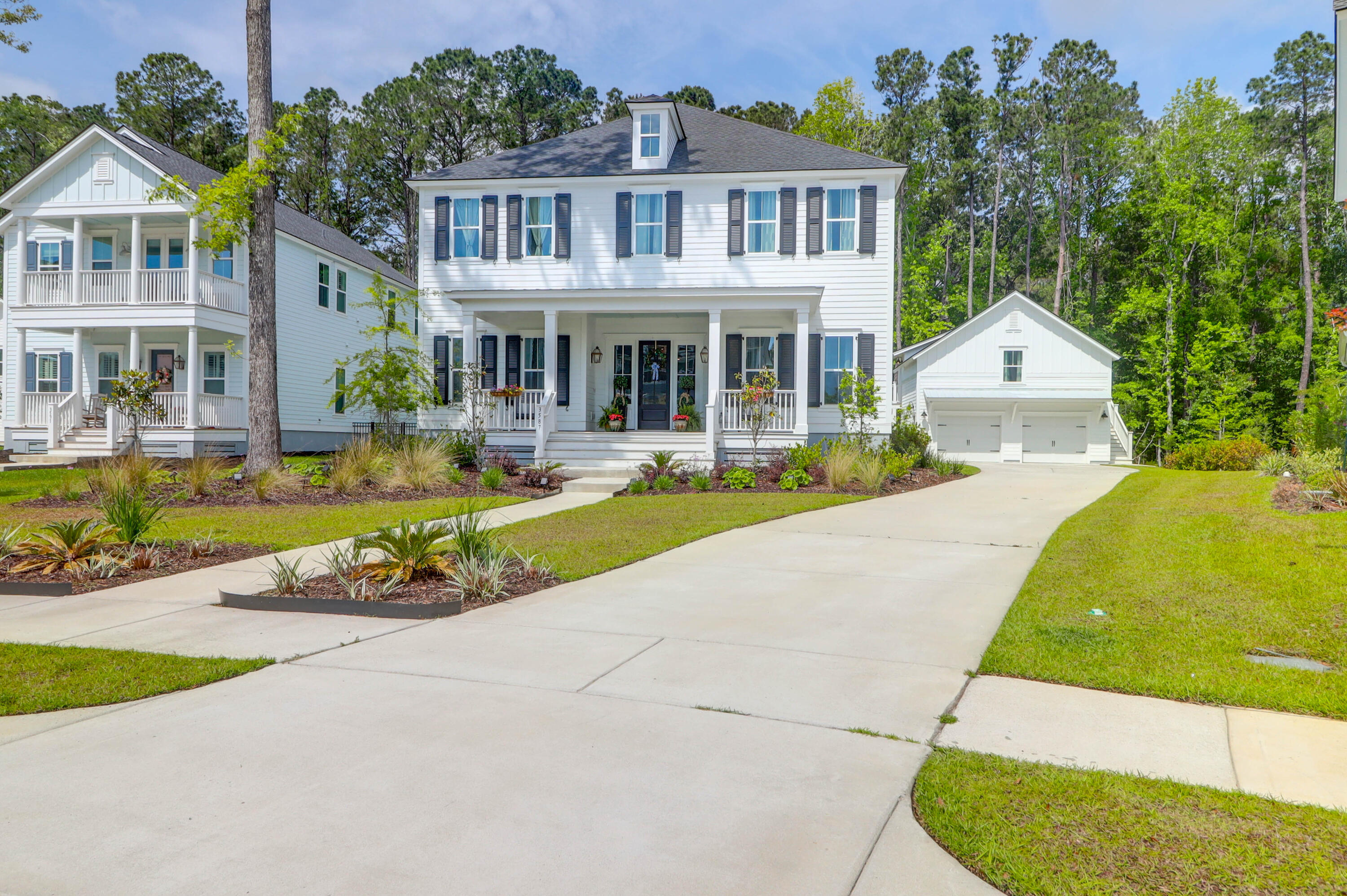 Mount Pleasant, South Carolina 29466, United States, 5 Bedrooms Bedrooms, ,5 BathroomsBathrooms,Residential,Contingent,126183