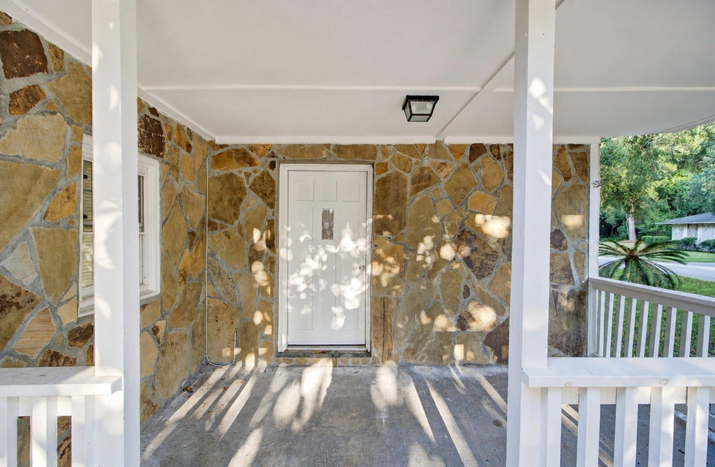 Photo of 1406 Rainbow Road, Charleston, SC 29412 (MLS # 26022100)