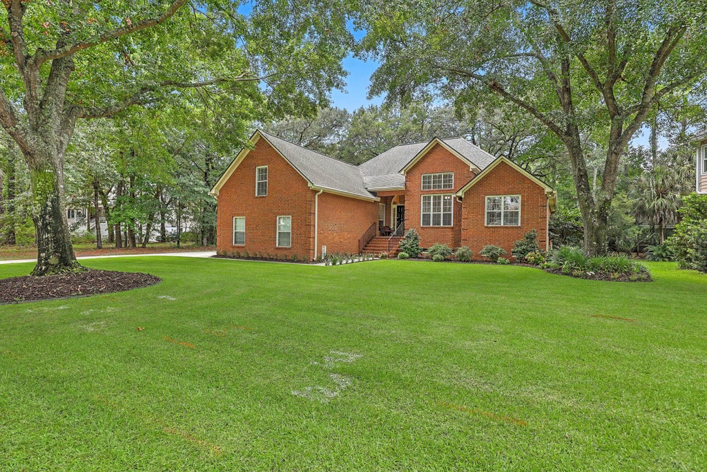 Photo of 667 Fisherman'S Bend, Mount Pleasant, SC 29464 (MLS # 26024443)