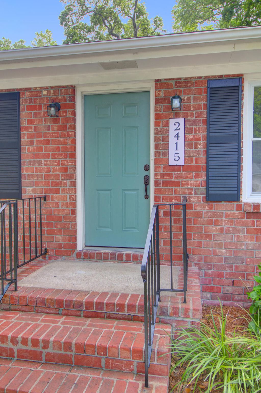 Photo of 2415 Terrell Street, Charleston, SC 29414 (MLS # 26010272)