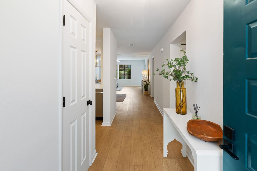 Photo of 1141 Shadow Lake Circle #D, Mount Pleasant, SC 29464 (MLS # 26011707)