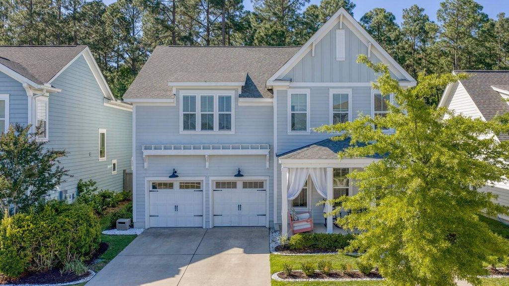 Photo of 386 Oak Park Street, Summerville, SC 29483 (MLS # 26014811)