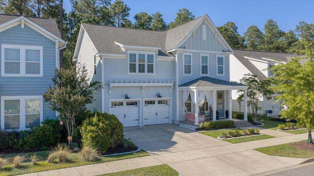 Photo of 386 Oak Park Street, Summerville, SC 29483 (MLS # 26014811)