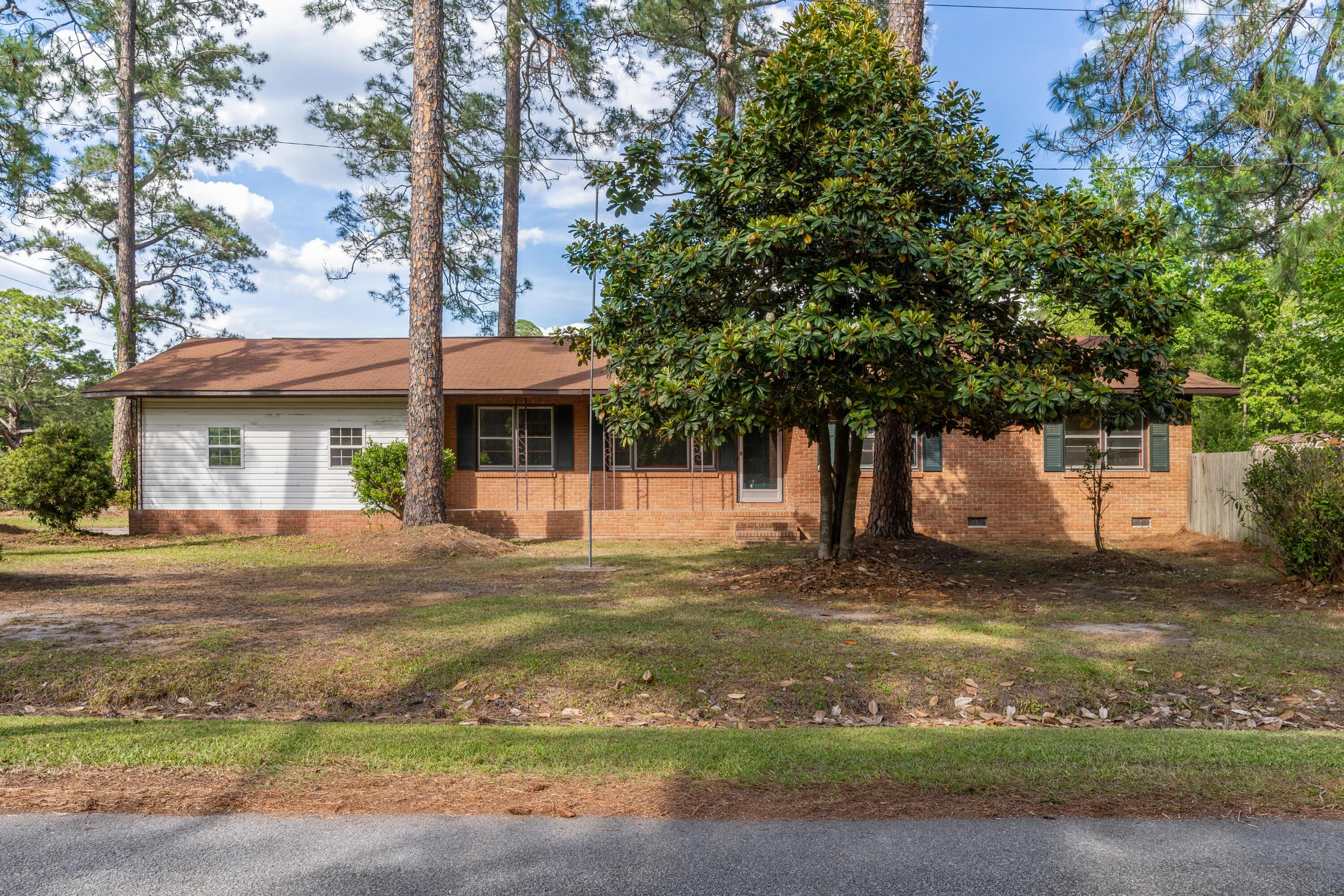 1221 Glenrobinson Lane