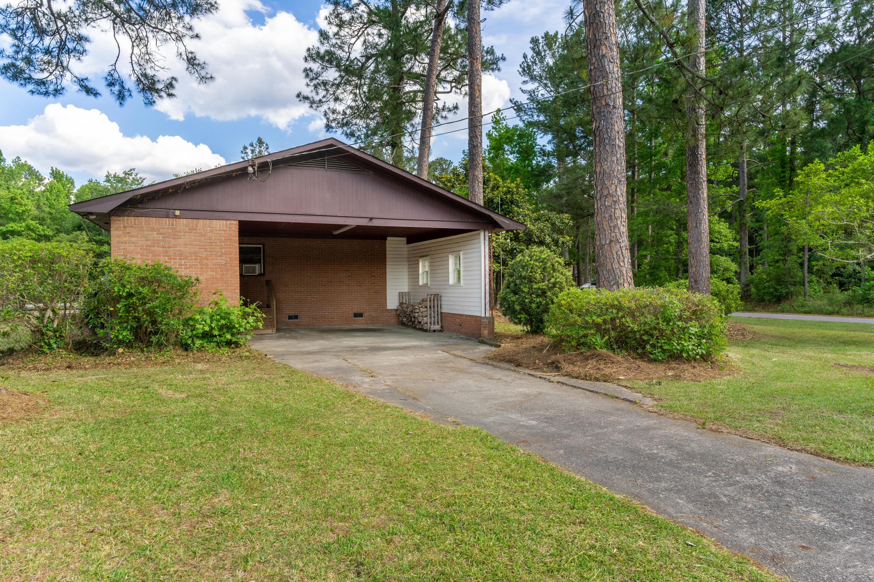 1221 Glenrobinson Lane