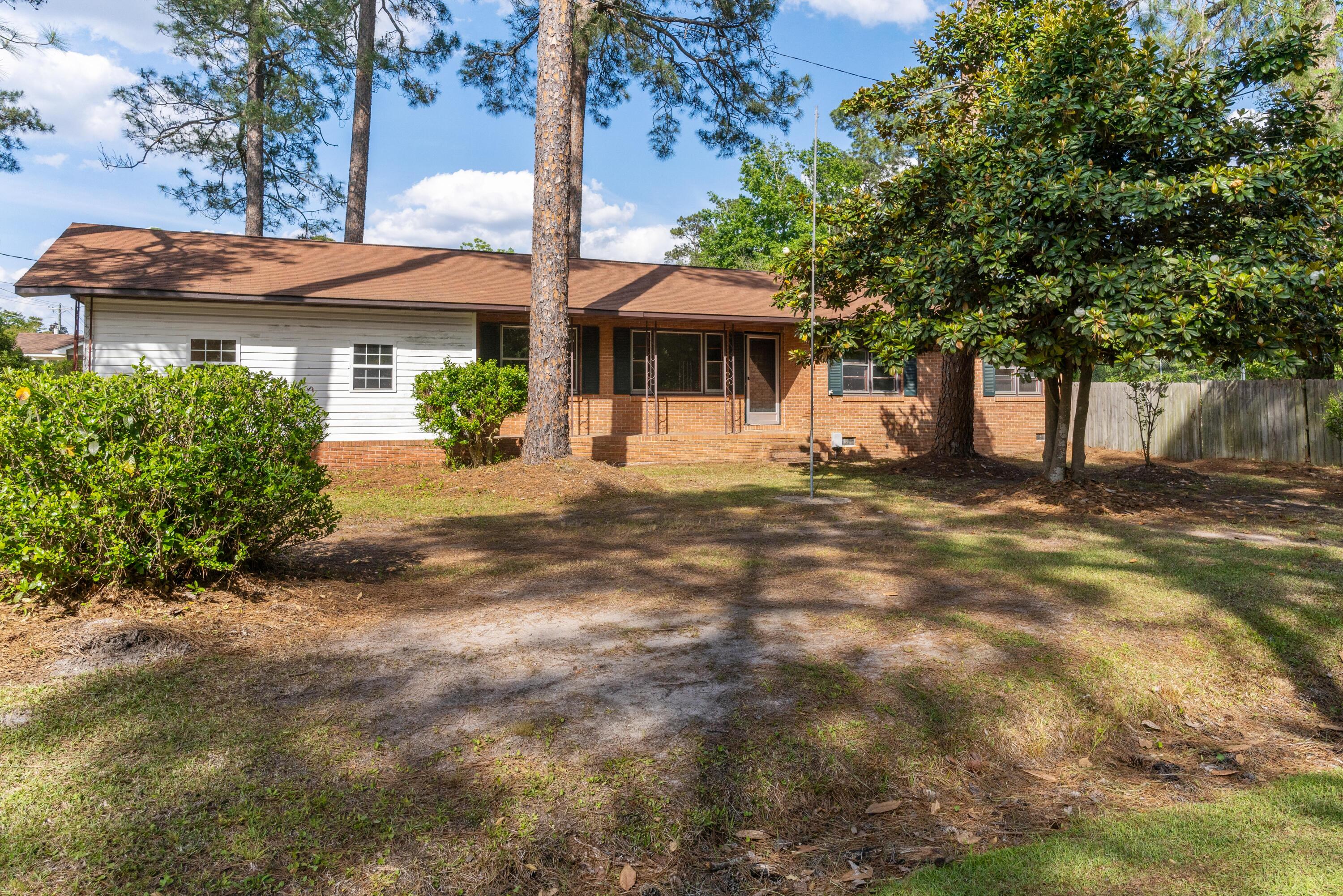 1221 Glenrobinson Lane