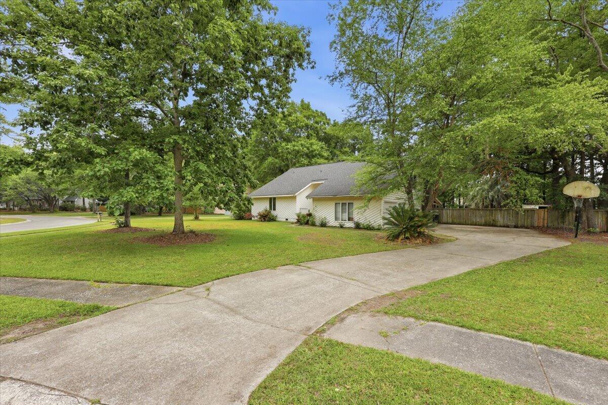 117 Queensbury Circle