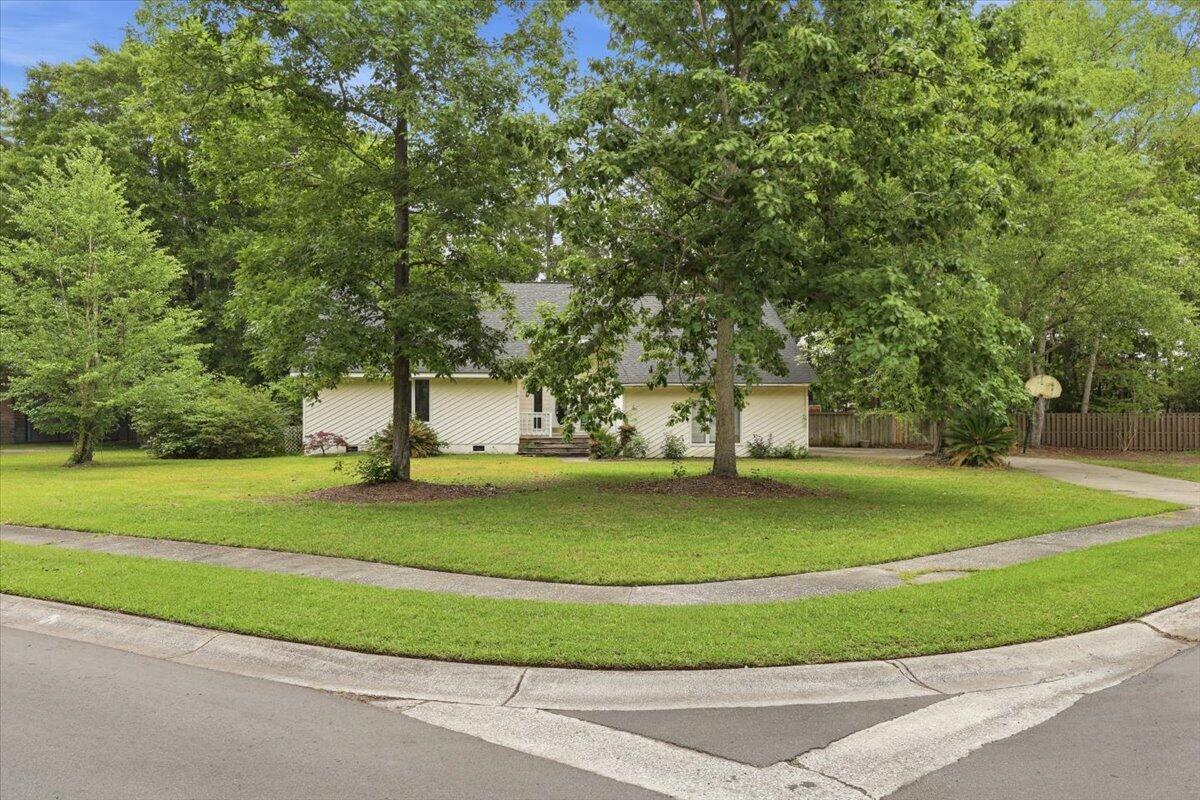 117 Queensbury Circle