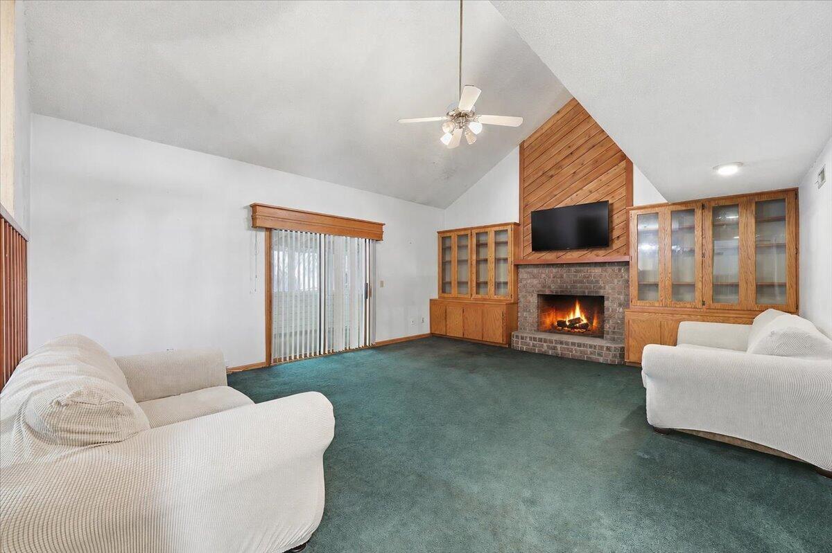 117 Queensbury Circle