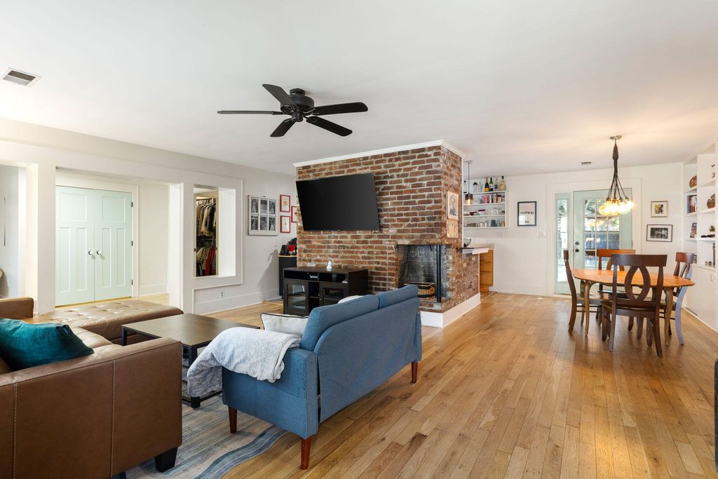 Photo of 12 Stratford Road, Charleston, SC 29407 (MLS # 25027485)