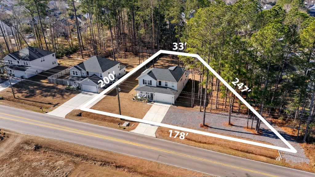 Photo of 689 W Butternut Road, Summerville, SC 29483 (MLS # 26004012)
