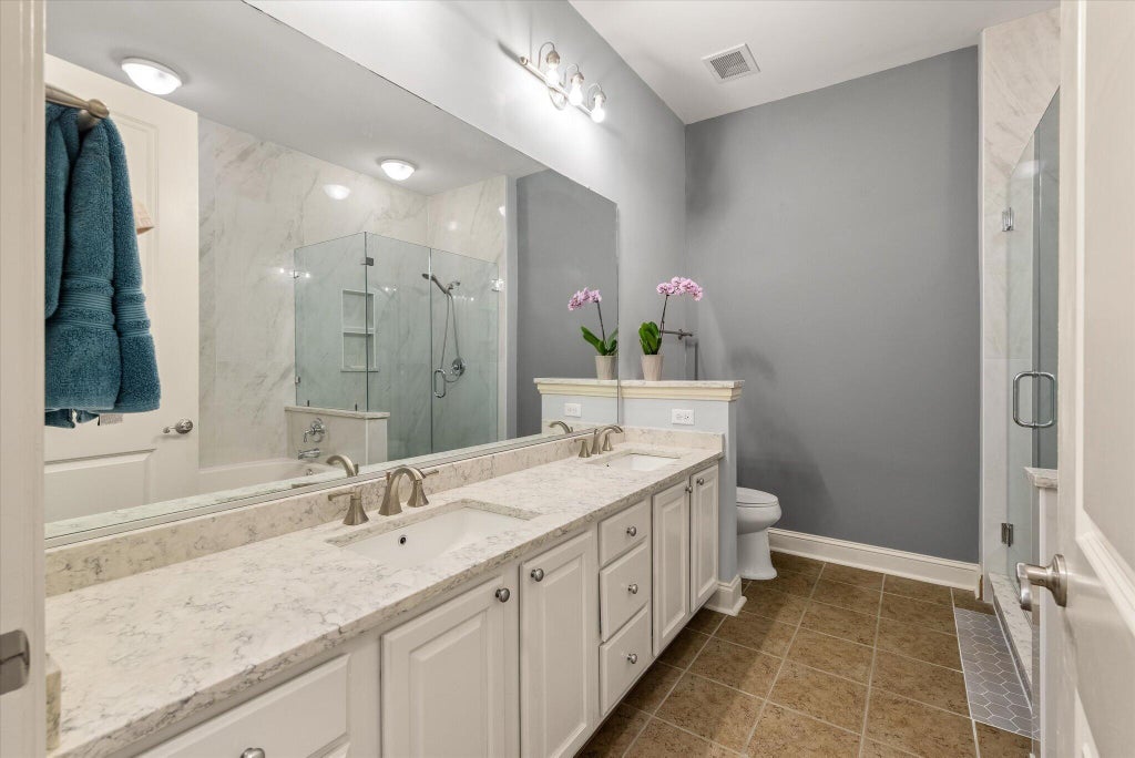 Photo of 200 River Landing Drive #Unit 105f, Charleston, SC 29492 (MLS # 26029039)