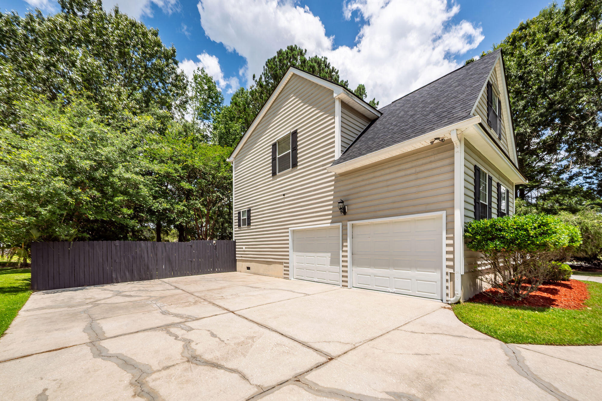 477 Commonwealth Road